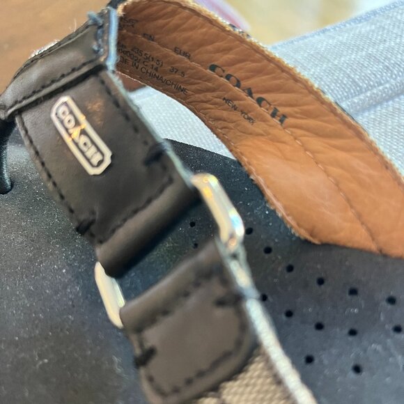 Coach Flip Flops - Picture 4 of 10